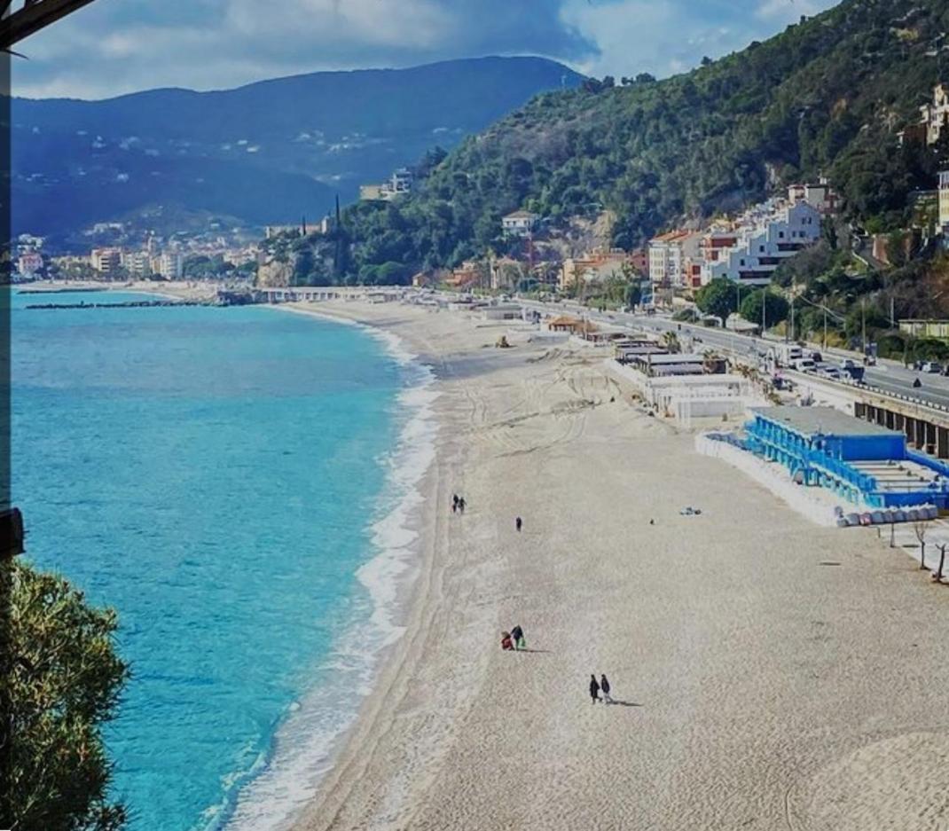 Loano Centro Storico Appartamento Loft Con Parcheggioprivatogratuito Buitenkant foto